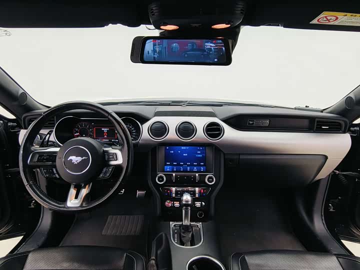 Фото 11 - Ford Mustang