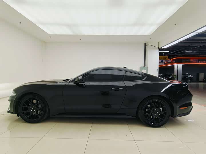 Фото 7 - Ford Mustang