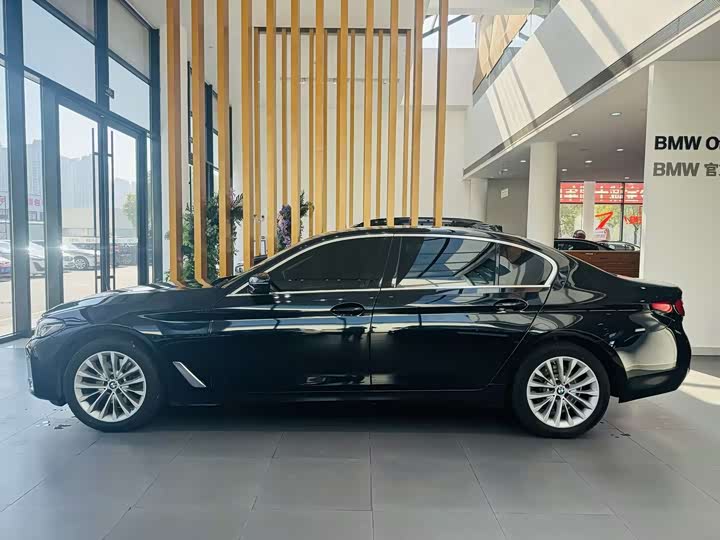 Фото 10 - BMW 5 Series