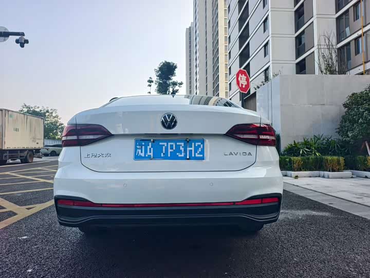 Фото 4 - Volkswagen Lavida