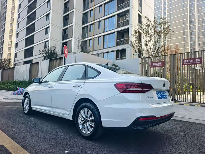 Фото 5 - Volkswagen Lavida