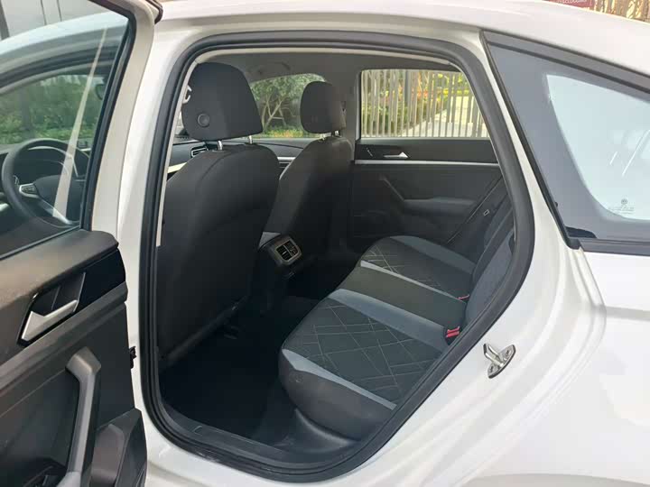 Фото 7 - Volkswagen Lavida