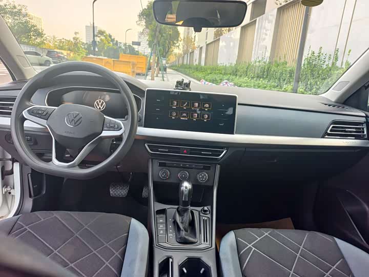 Фото 8 - Volkswagen Lavida