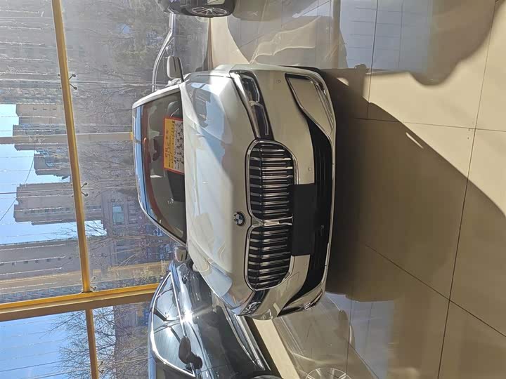 Фото 13 - BMW 7 Series