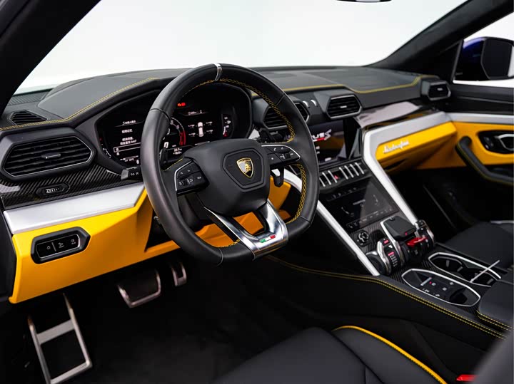 Фото 12 - Lamborghini Urus