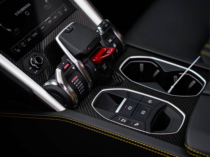 Фото 14 - Lamborghini Urus