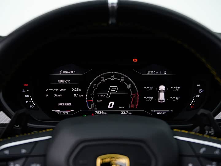 Фото 21 - Lamborghini Urus