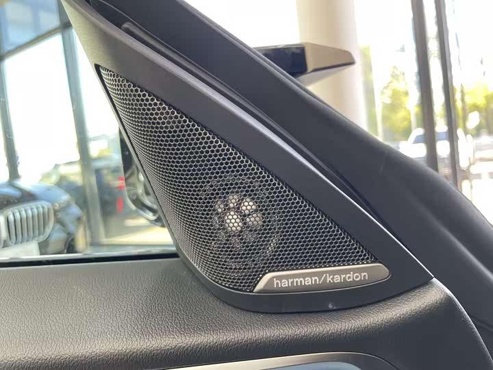 Фото 11 - BMW i4