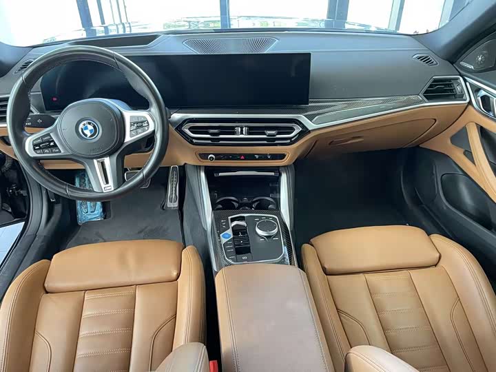 Фото 8 - BMW i4