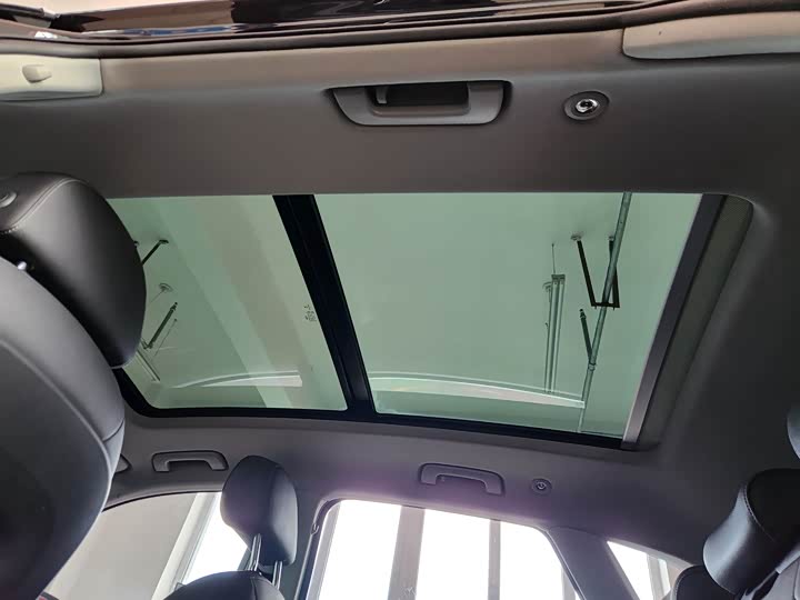 Фото 10 - Audi Q5L