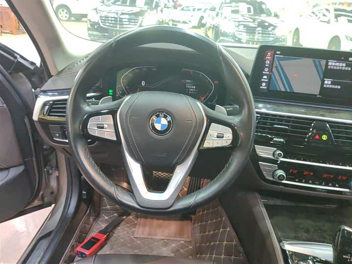 Фото 11 - BMW 5 Series