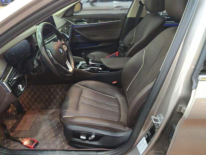 Фото 15 - BMW 5 Series