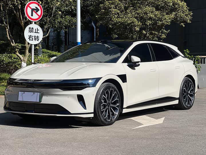 Фото 1 - Zeekr 007 GT