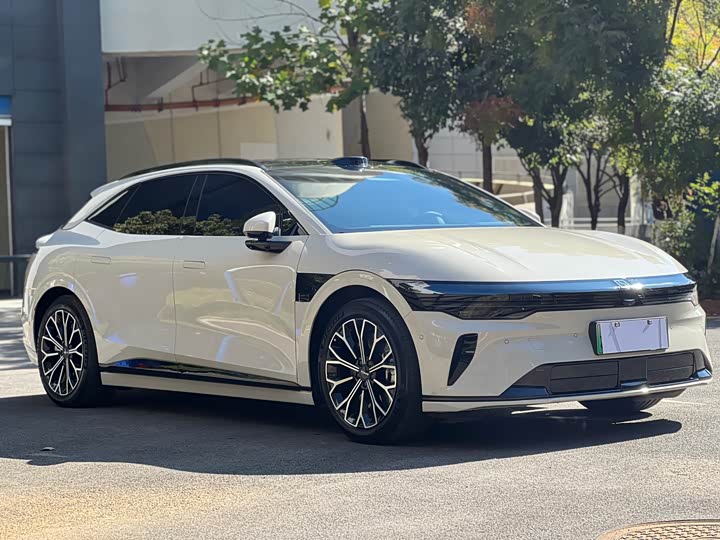 Фото 3 - Zeekr 007 GT