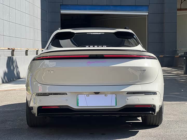 Фото 5 - Zeekr 007 GT