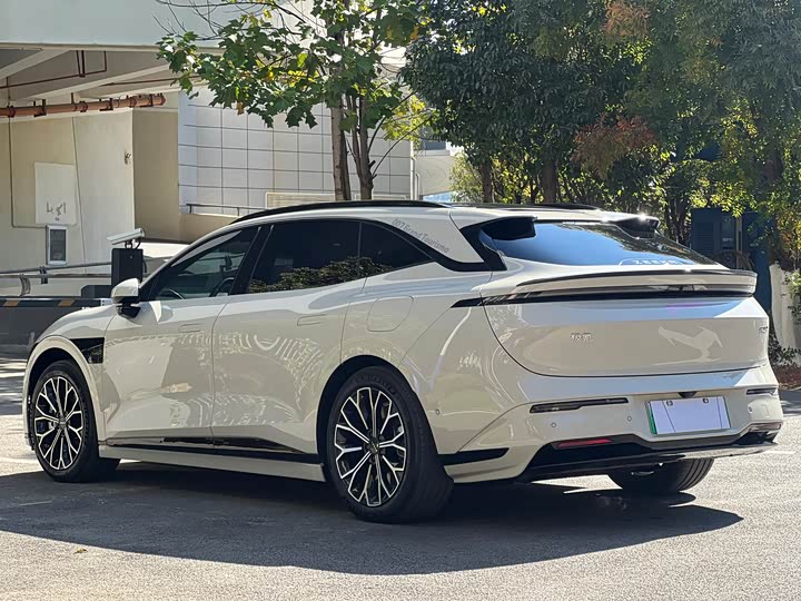 Фото 7 - Zeekr 007 GT