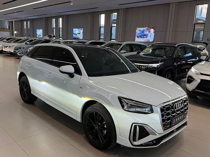 Фото 1 - Audi Q2L