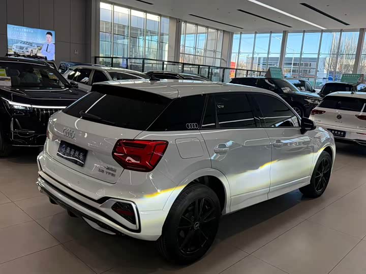 Фото 6 - Audi Q2L
