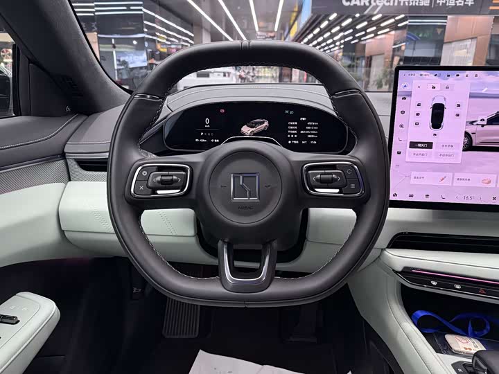 Фото 8 - Zeekr 001