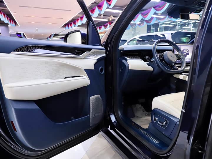 Фото 12 - Zeekr 009