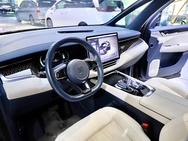 Фото 13 - Zeekr 009