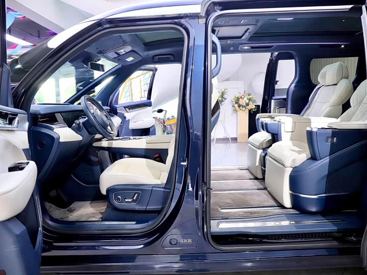 Фото 23 - Zeekr 009