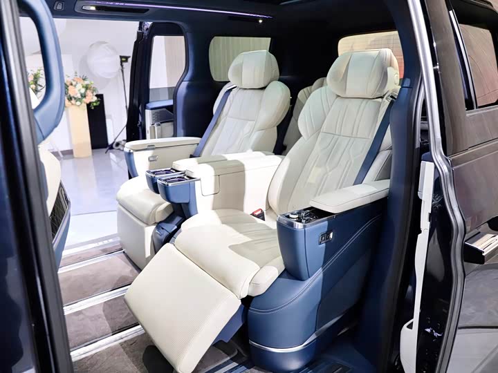 Фото 26 - Zeekr 009