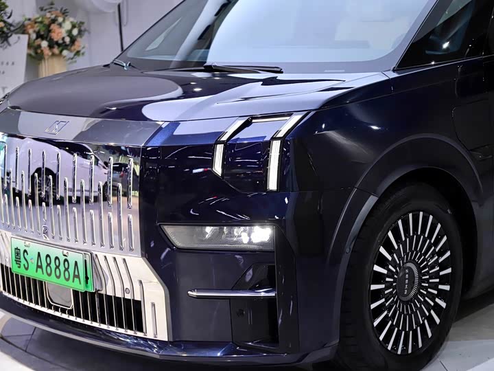 Фото 9 - Zeekr 009