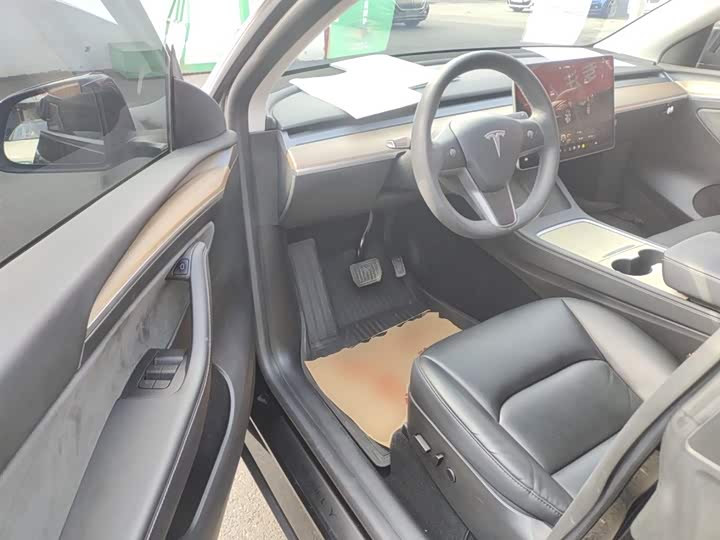 Фото 16 - Tesla Model Y