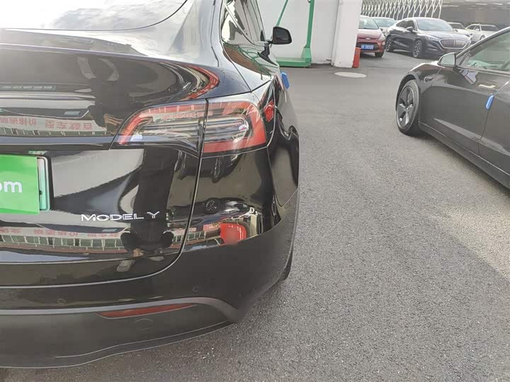 Фото 8 - Tesla Model Y