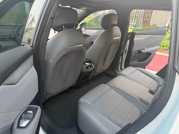 Фото 10 - Changan Deepal S05