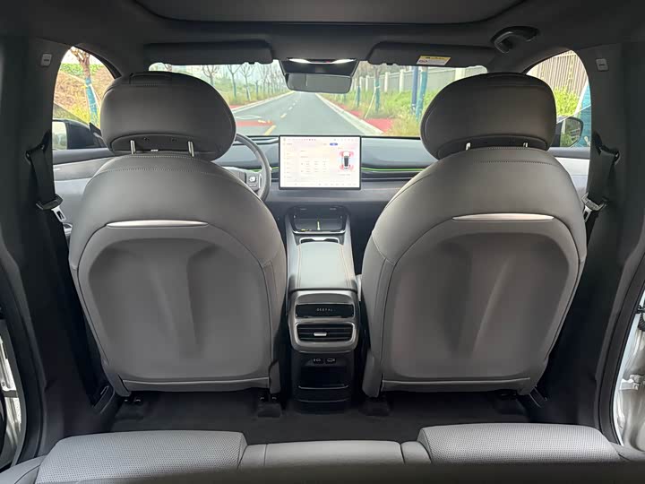 Фото 12 - Changan Deepal S05