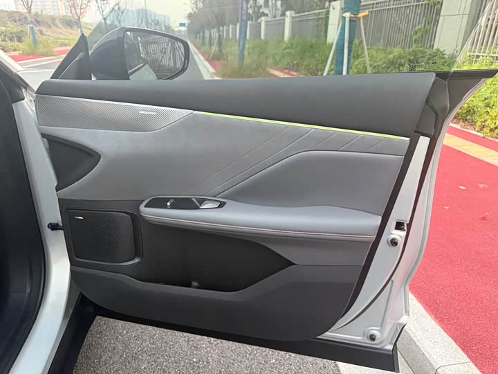 Фото 18 - Changan Deepal S05