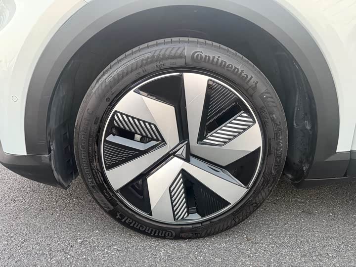 Фото 19 - Changan Deepal S05