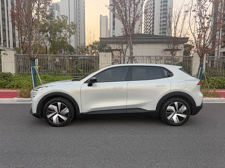 Фото 4 - Changan Deepal S05