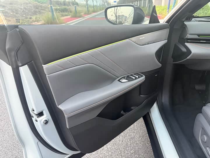 Фото 9 - Changan Deepal S05