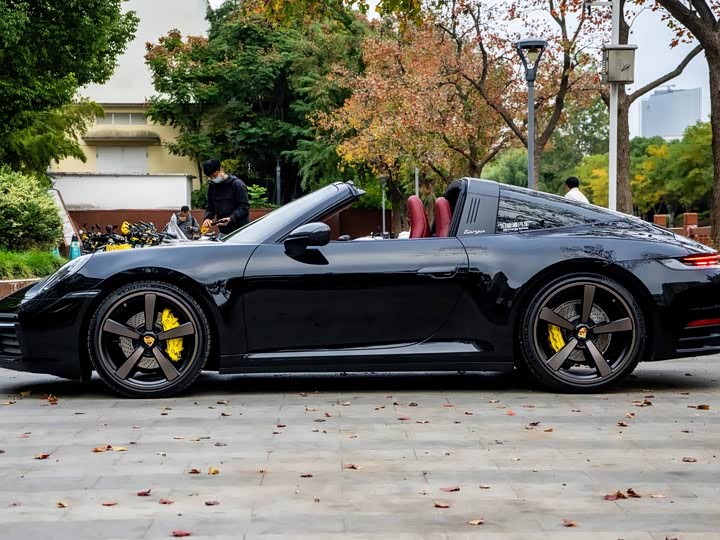 Фото 2 - Porsche 911