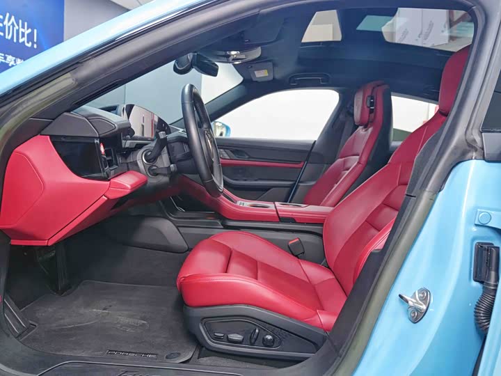 Фото 10 - Porsche Taycan