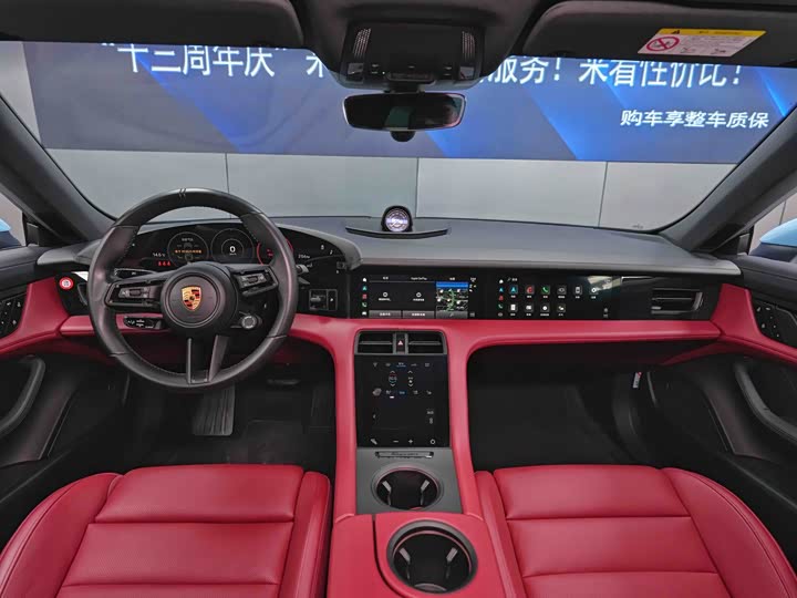 Фото 6 - Porsche Taycan