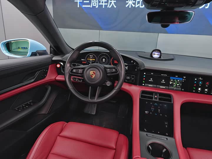 Фото 7 - Porsche Taycan