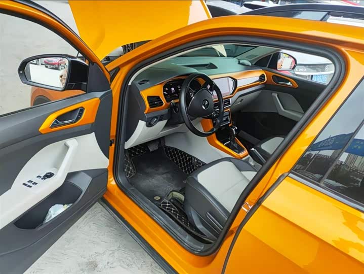 Фото 7 - Volkswagen T-Cross