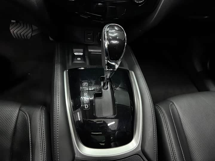 Фото 12 - Nissan X-Trail