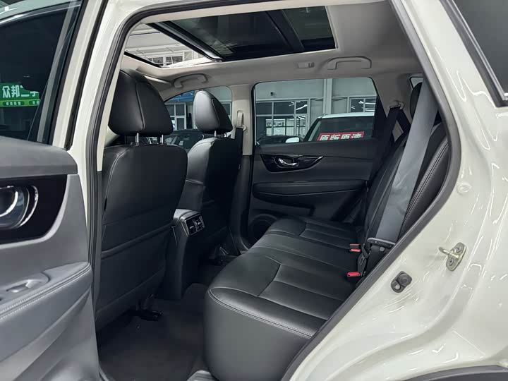 Фото 16 - Nissan X-Trail