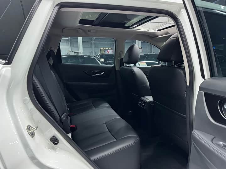 Фото 17 - Nissan X-Trail