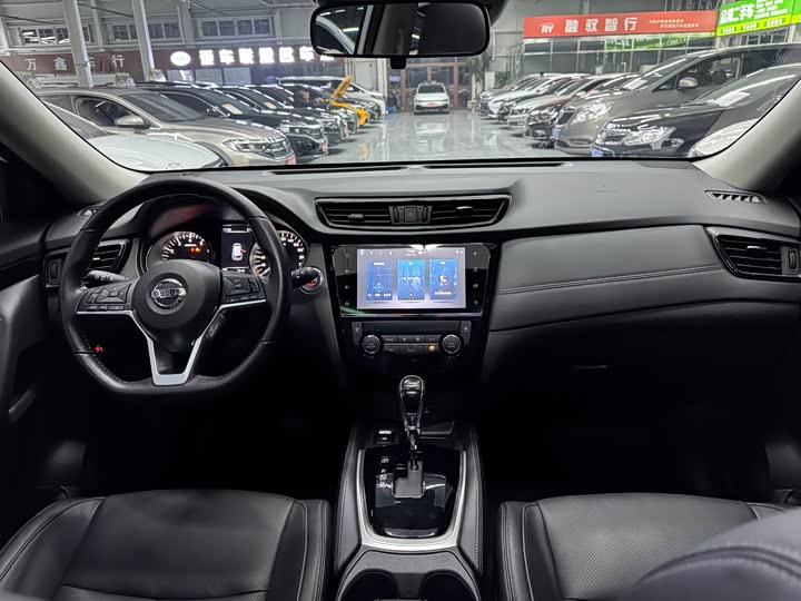 Фото 18 - Nissan X-Trail