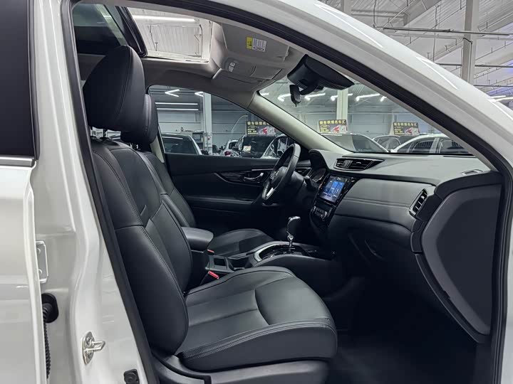 Фото 19 - Nissan X-Trail