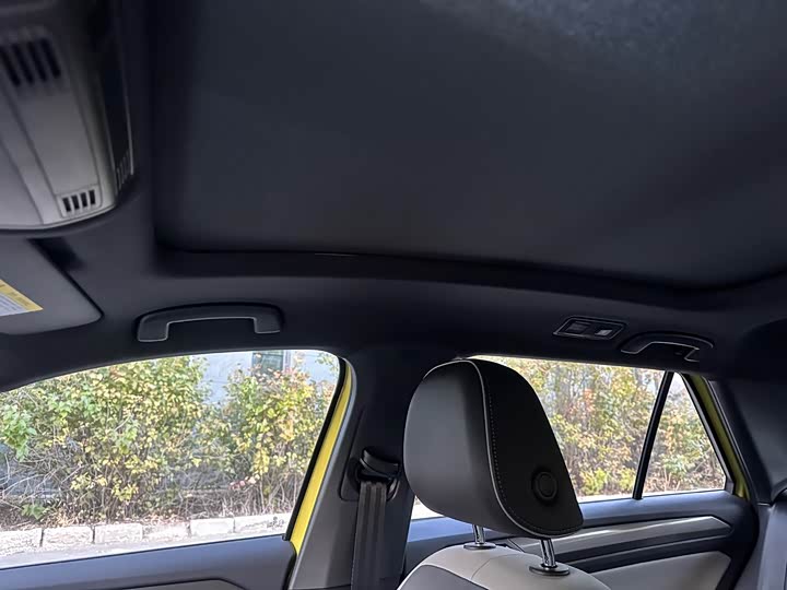 Фото 15 - Volkswagen T-Roc