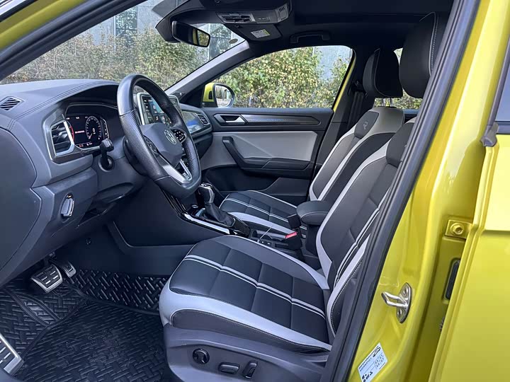 Фото 16 - Volkswagen T-Roc