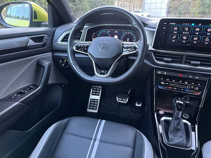 Фото 19 - Volkswagen T-Roc