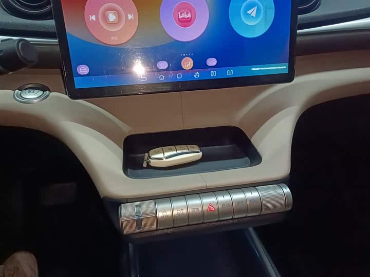 Фото 13 - BYD Dolphin